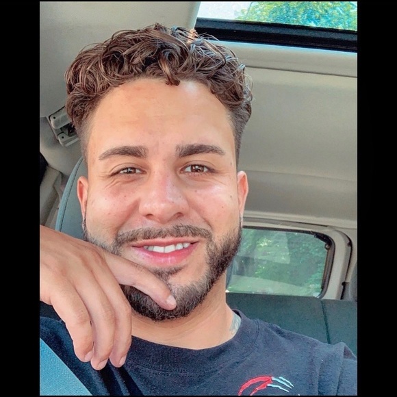 Meet your posher! - Picture 1 of 2